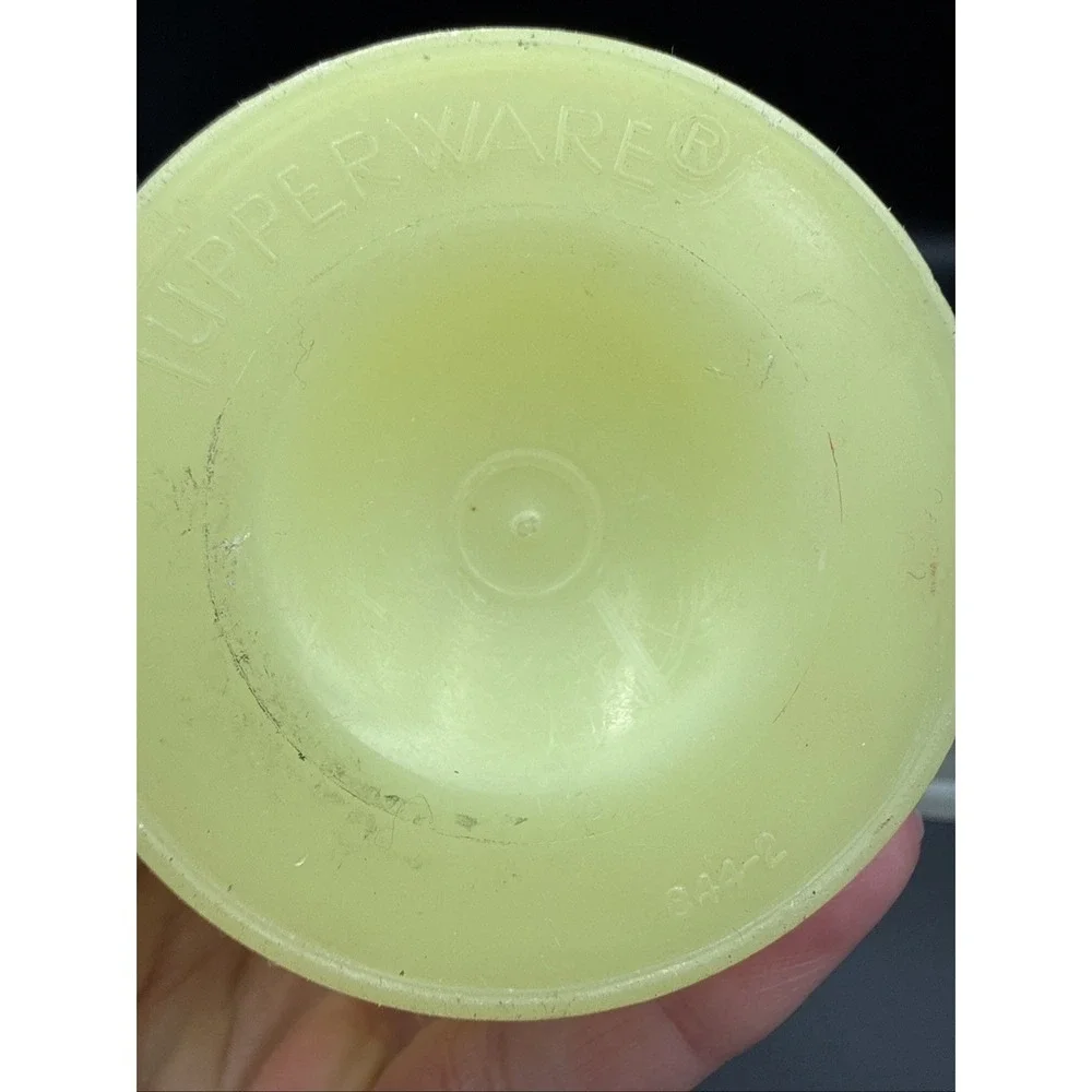 Tupperware Quick Shake 16oz 2 cup Container 844-2 Mixer Shaker Yellow 3 Piece
